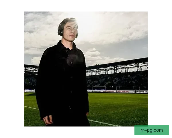 伊尔迪兹飞身冲顶绝杀对手锁定胜局球队迎来精彩逆袭瞬间