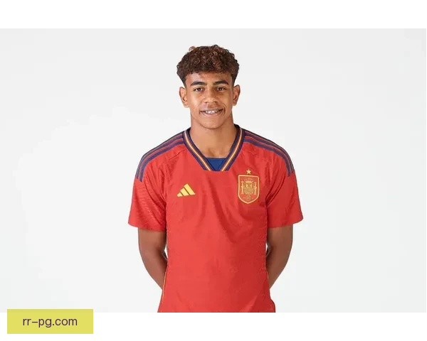 巴萨官方宣布小将亚马尔正式改穿十九号球衣