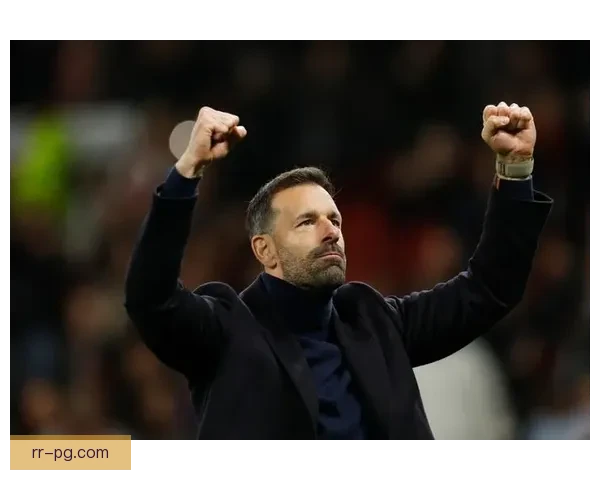 范尼出任曼联临时主教练开启红魔过渡时代能否重塑球队斗志新篇章